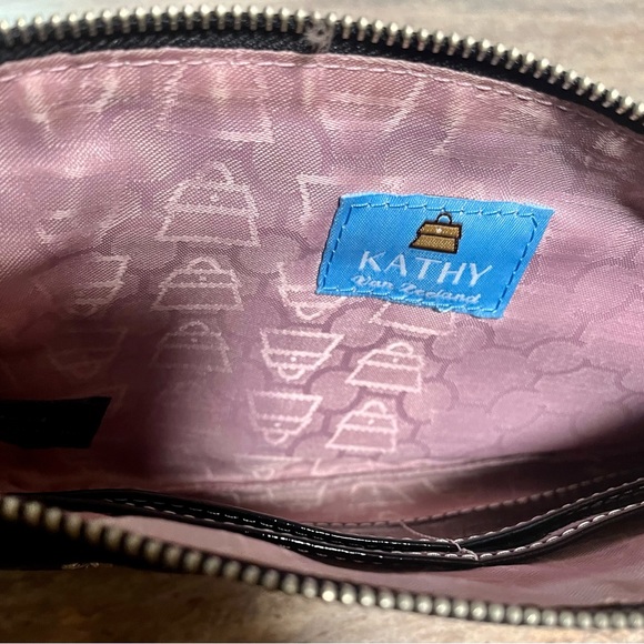 Kathy Van Zeeland rock star skull head small suede bag with charmed chain link - Picture 4 of 16